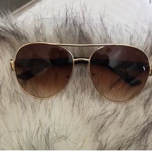 Sale‼️ Classic Aviator Sunglasses (Unisex)